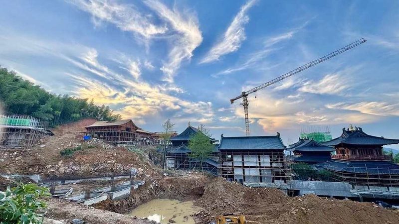 旧房翻新装修全包价格通常由以下几个部分构成：